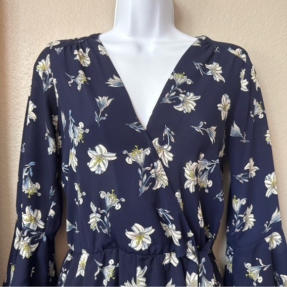 #713 Forever 21 Floral V-neck ruffle short romper set size small - Picture 3 of 13